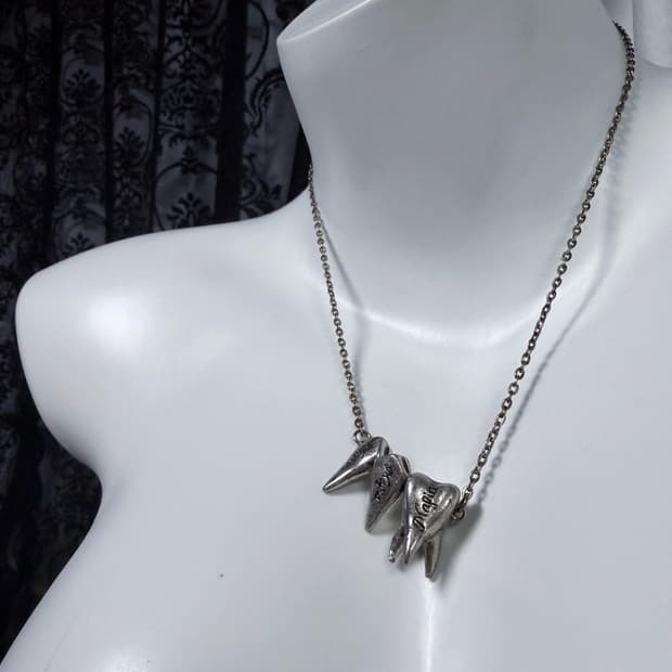 ༒ NECKLACE 011 쓰리 투스 레터링 실버 네크리스 목걸이