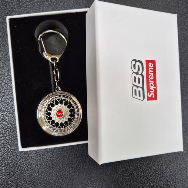 슈프림 x BBS RS 림 키체인 크롬