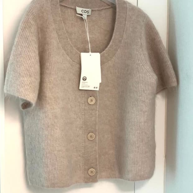 cos 모헤어 반팔니트