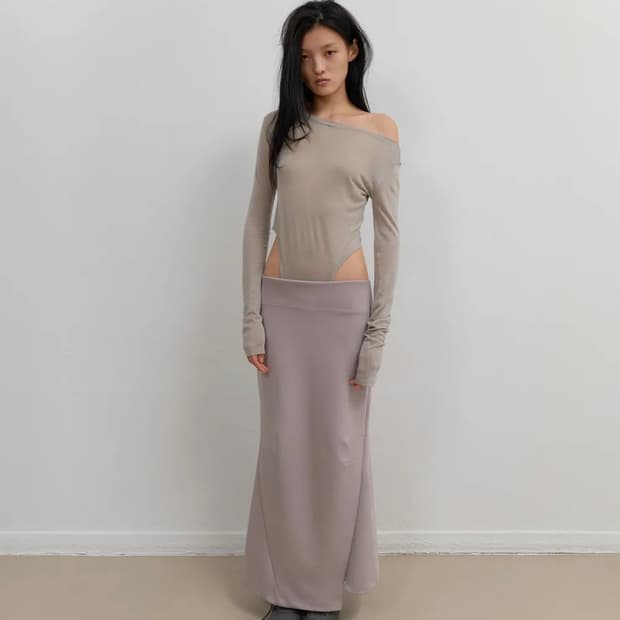Curved Cut Layered Tee / Warm Grey