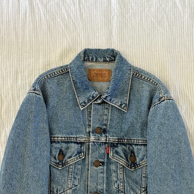  ▫️90‘s Levi's Denim Jacket