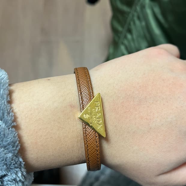 프라다 사파이노 팔찌