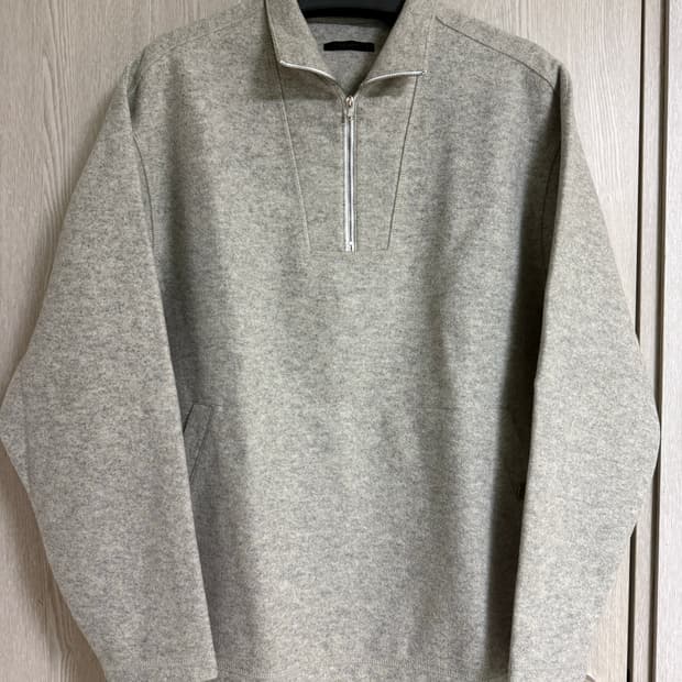 질스튜어트뉴욕 부클 긴팔 티셔츠 새상품