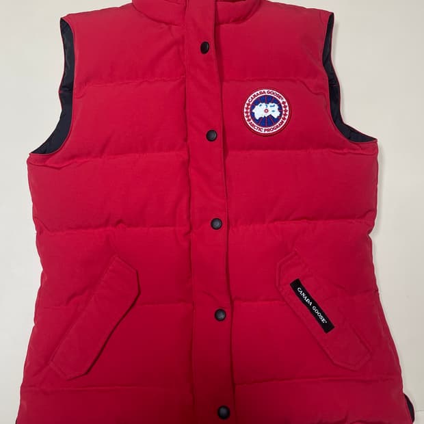 정품)캐나다구스 패딩 조끼 레드