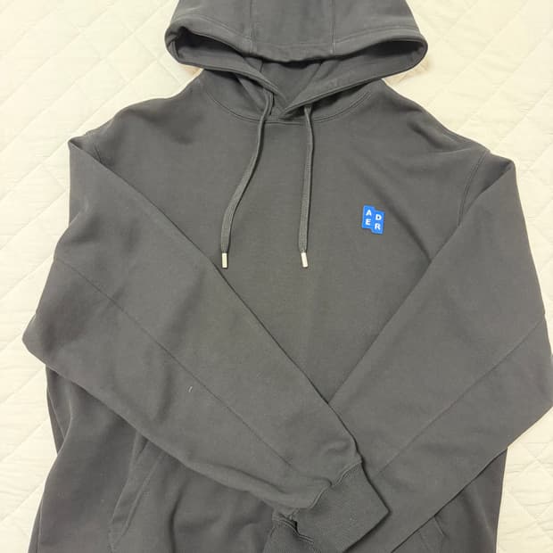 아더에러 후드티 맨투맨 세트로 판매합니다.