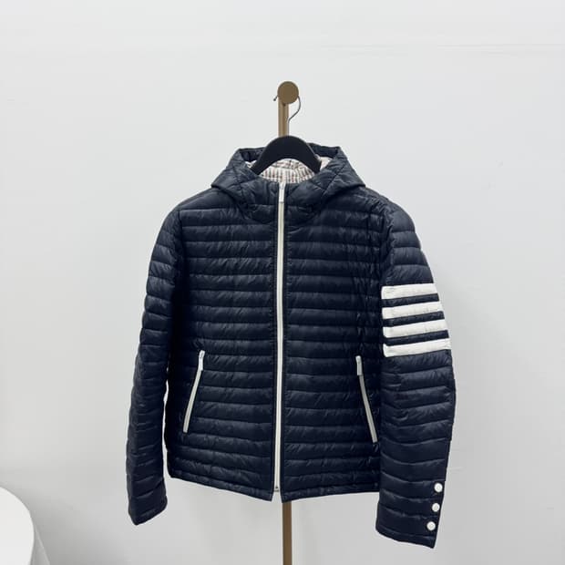 [2] 톰브라운 사선 후드 경량 패딩 자켓 2 size