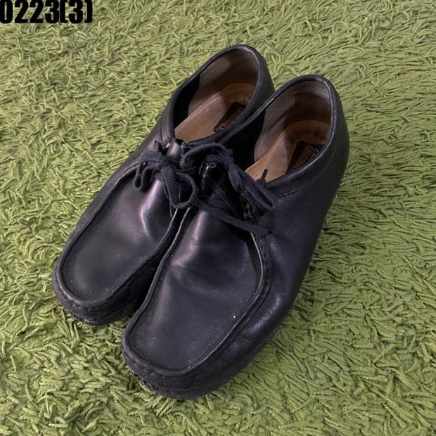 클락스 왈라비 블랙 레더 로퍼