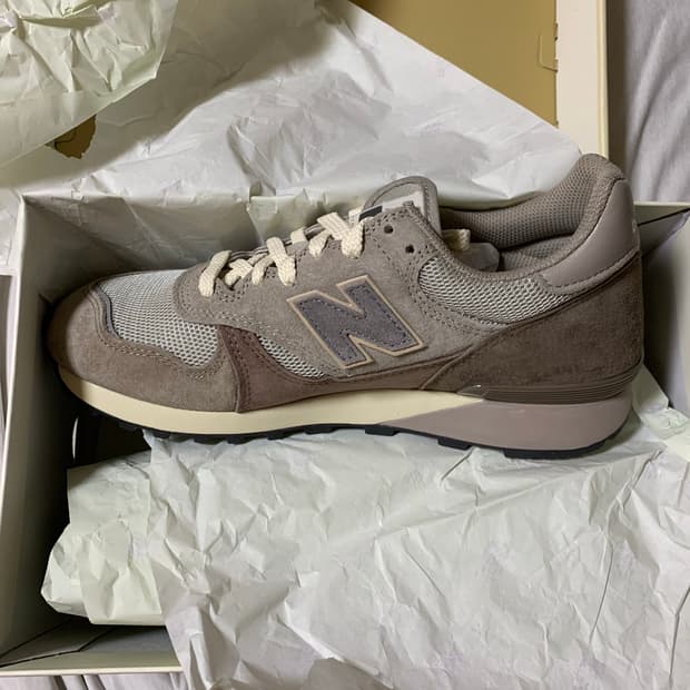 260 뉴발란스 오라리 475 런던 포그 타우페 그레이