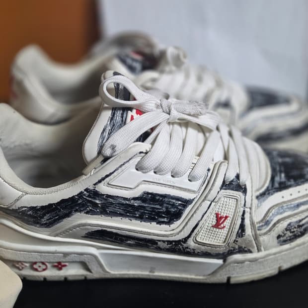 [정품] 루이비통 그래프티 트레이너 스니커즈 풀구성