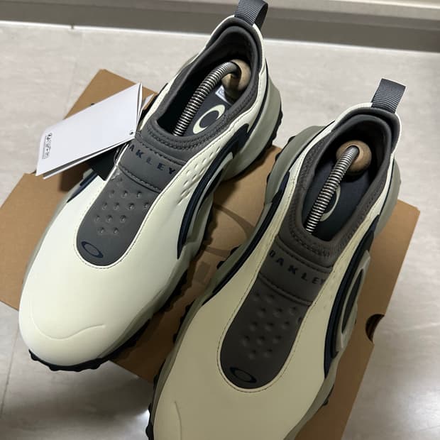 오클리 엣지 아이콘 260 새제품