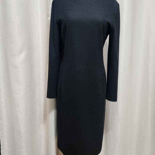 타임 블랙 긴팔 모직 원피스