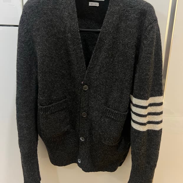 톰브라유 차콜 울가디건 3사이즈 (새상품급)