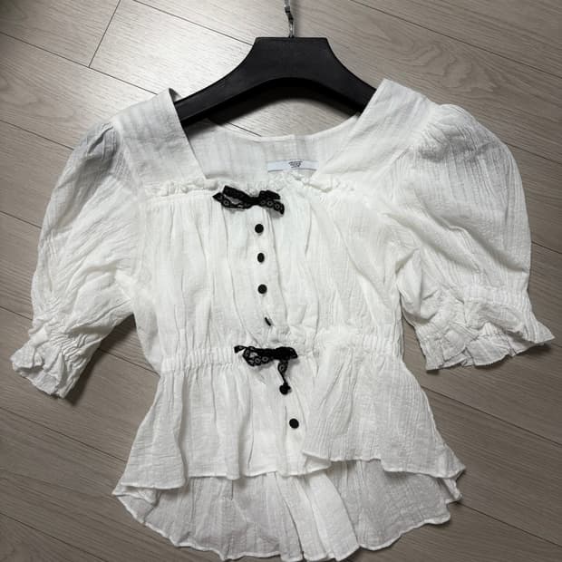 쟈니헤잇재즈 블라우스