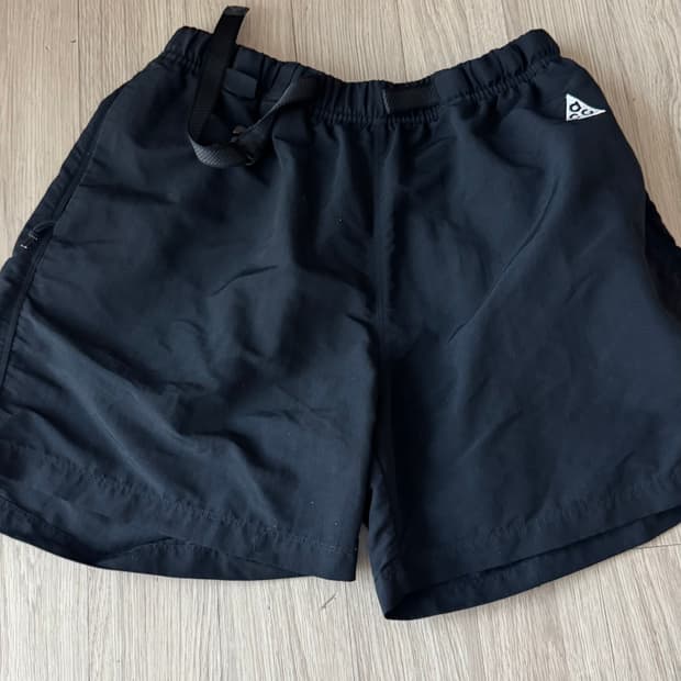 나이키 ACG 라인의 블랙 나일론 반바지 L