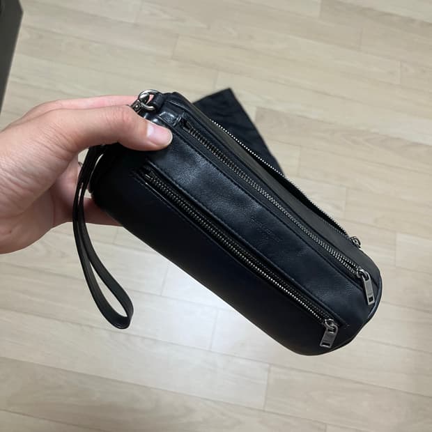 생로랑 필통같은 클러치백