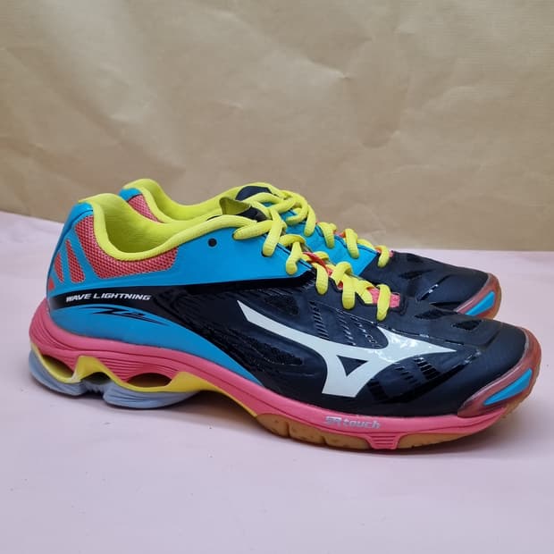 미즈노 웨이브 라이트닝 배구화245