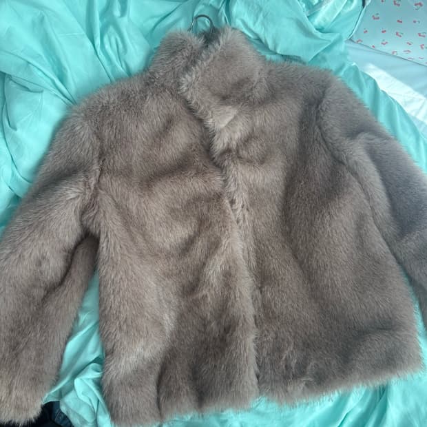 애즈온 퍼자켓 핑크 색상