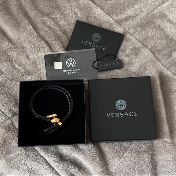 베르사체 메두사 금장 팔찌 새상품급 풀구성