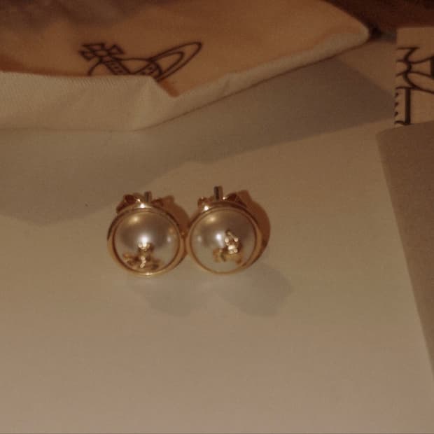 비비안웨스트우드 Olga Earrings Gold | 올가 이어링 골드