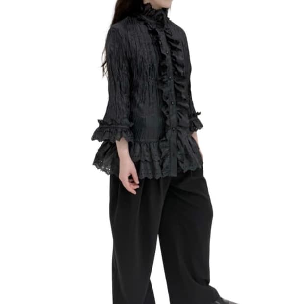 에옹쓰 thornel puching blouse 펀칭 블라우스