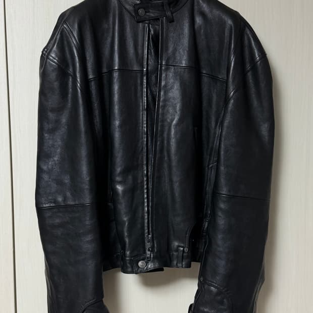 발렌시아가 디컨스트럭티드 레더 자켓 칸예 자켓