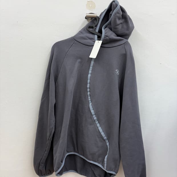 산산기어 후드티