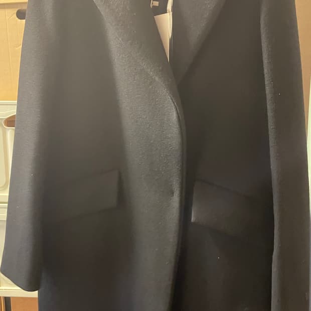 룩캐스트 블랙 코트 택도 안뗀 새상품 팝니다