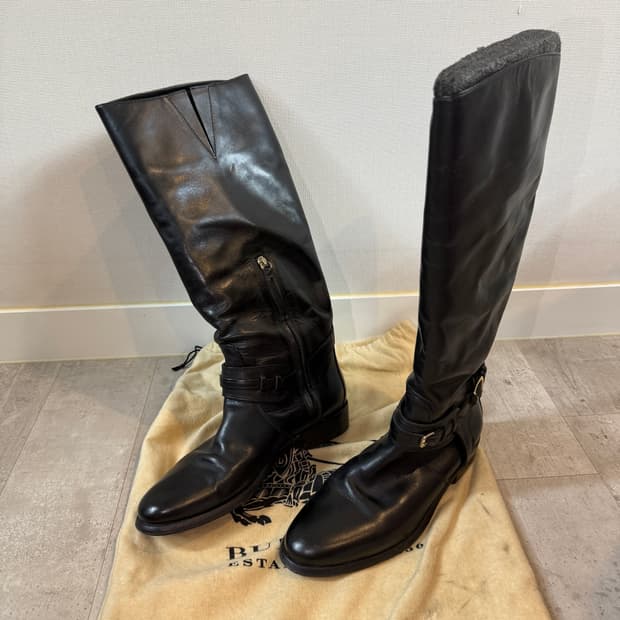 버버리 가죽 부츠