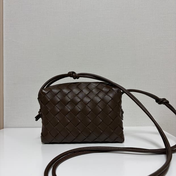 보테가베네타 인트레치아토 미니 카메라 백