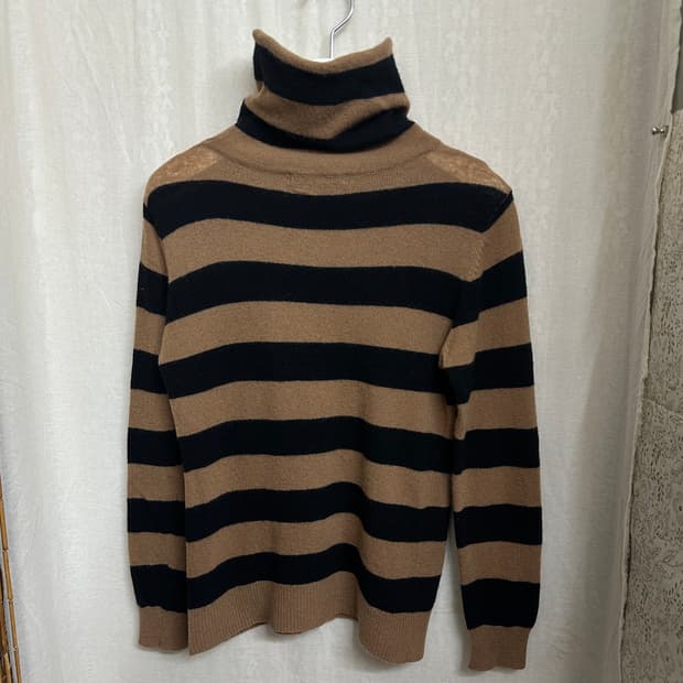 cubesugar 목폴라 니트