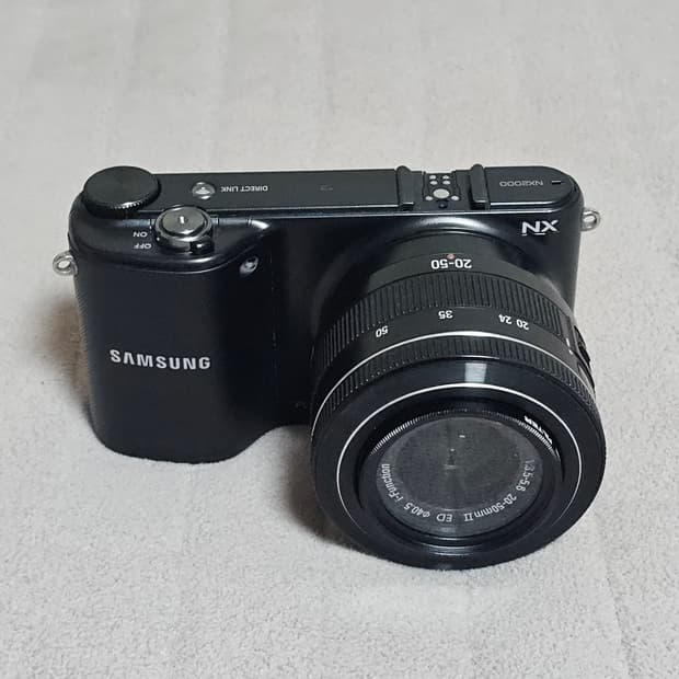 삼성 NX2000 미러리스 카메라