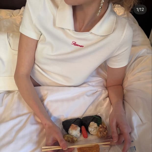 리본빛 Aria Collar T-shirts