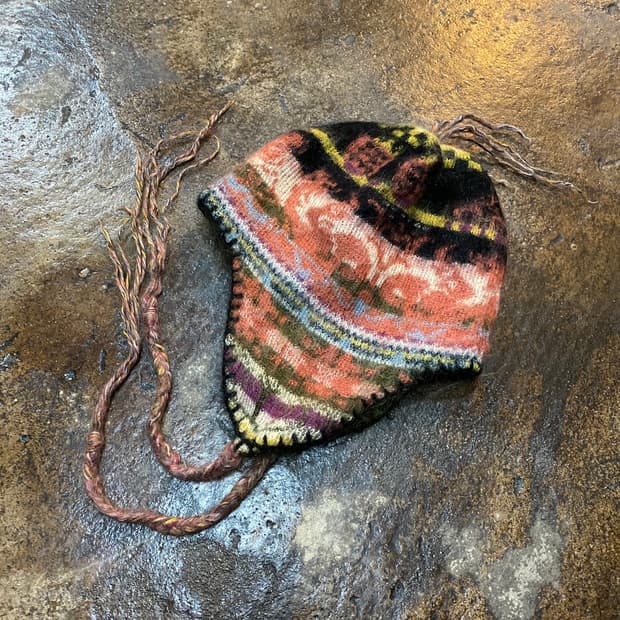 비비안웨스트우드 이어플랩 비니 캡