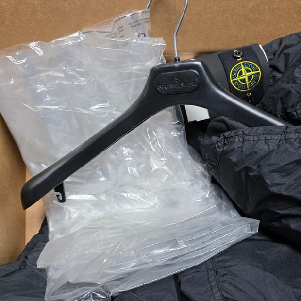 스톤아일랜드 크링클랩스 후드 패딩 24FW XXL