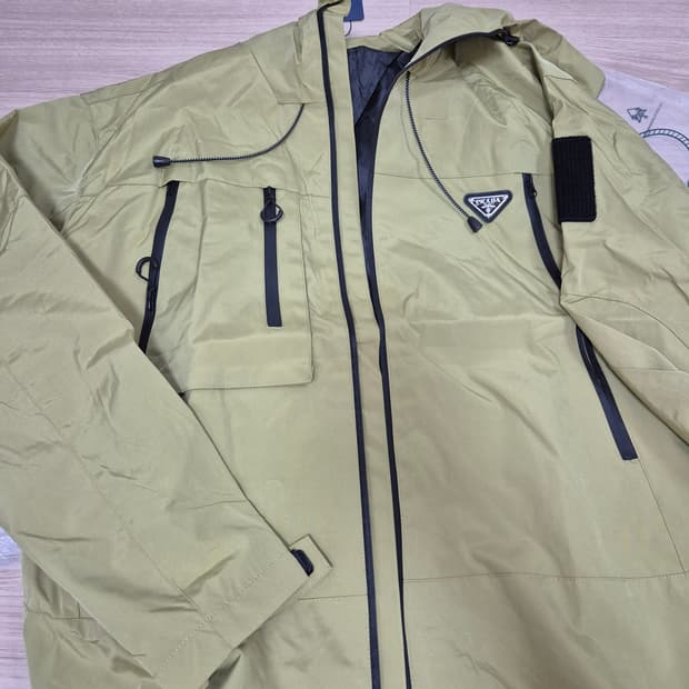 프라다바람막이점퍼팝니다 2XL