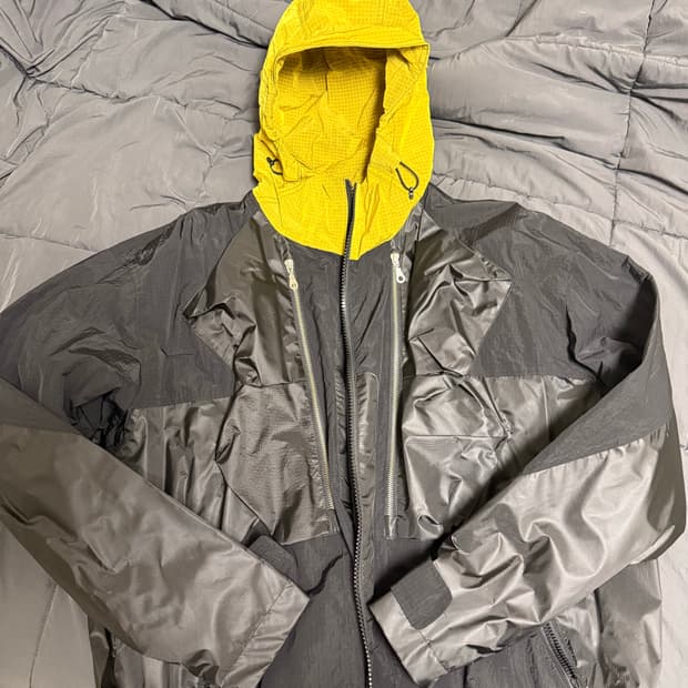 언더마이카 비나두 가슈테인 6 멀티 3D 포켓 라이트 쉘 파카 버프 옐로