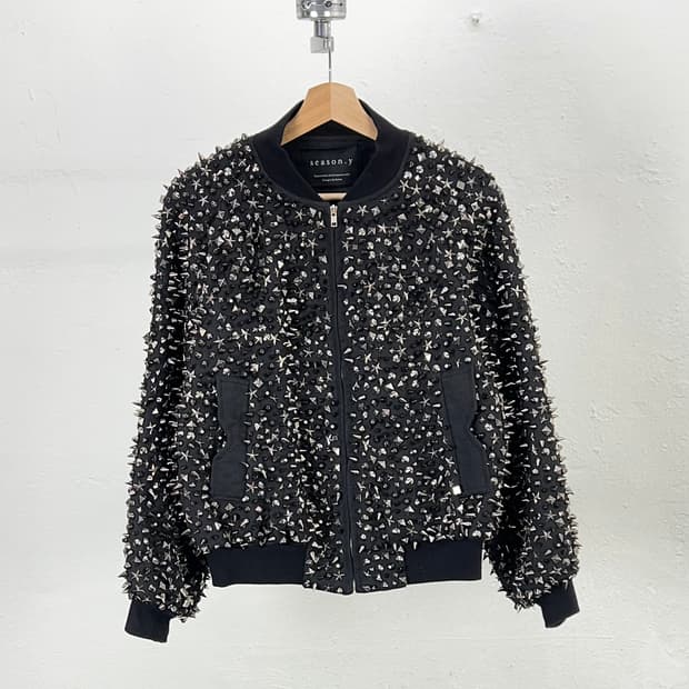시즌와이 시퀸 블랙 스터드 논카라 게스터 봄버 자켓