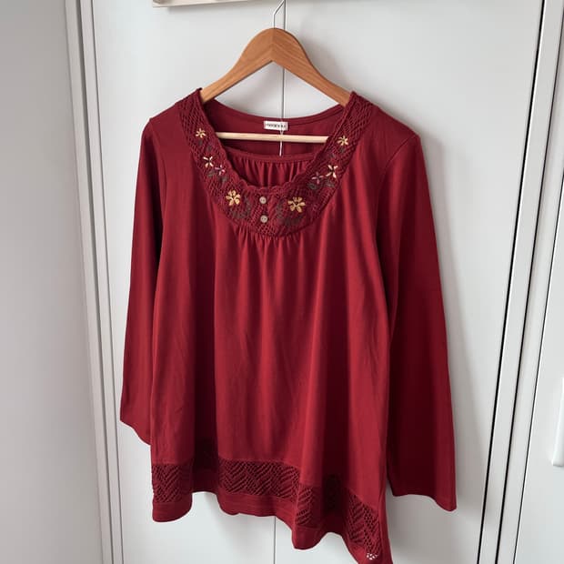 Noannu 하구미 꽃 자수 미니 원피스