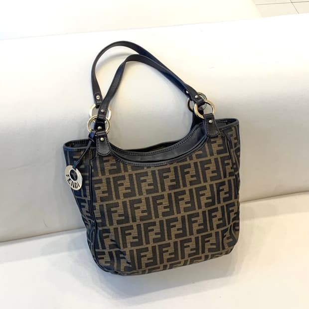 펜디 쥬카 캔버스 토트백 (정품)