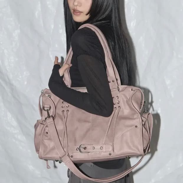 팬시클럽 가방 벨티드 워싱 레더백 베이비핑크