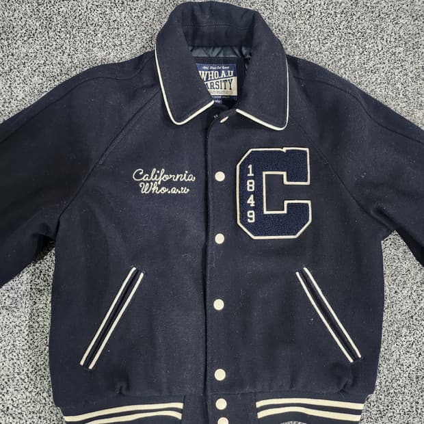 WHO.A.U 스타디움 자켓