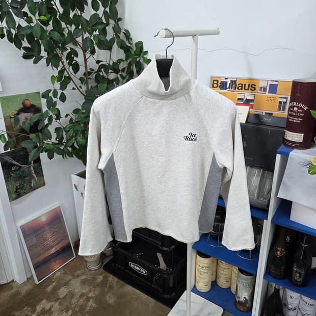 아이스비스킷 키즈 터틀넥 크롭 맨투맨 티셔츠 165