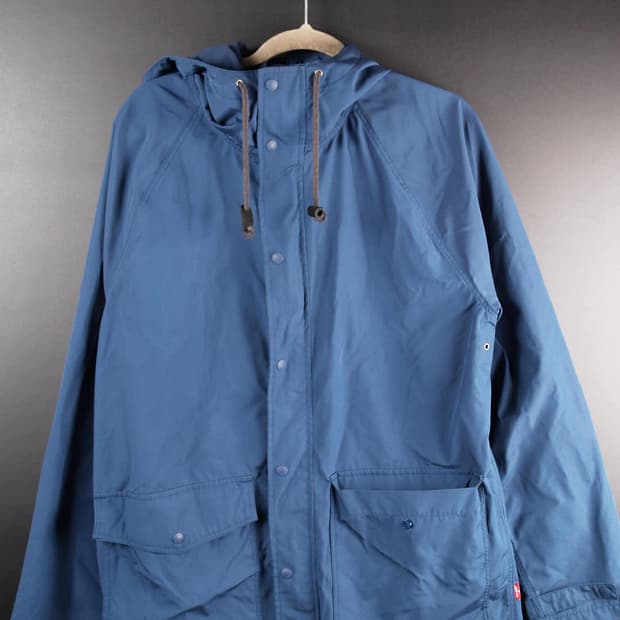 리바이스 블루 바람막이