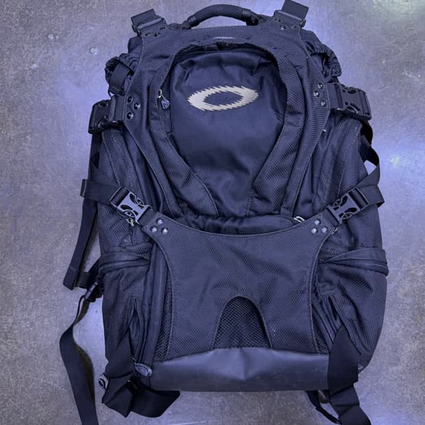 오클리 택티컬 멀티 유틸리티 백팩 블랙