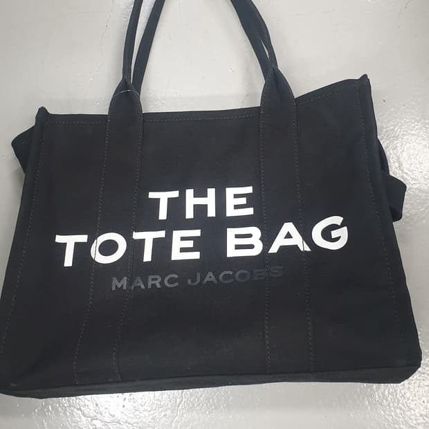 마크제이콥스 블랙 The Tote Bag 토트백