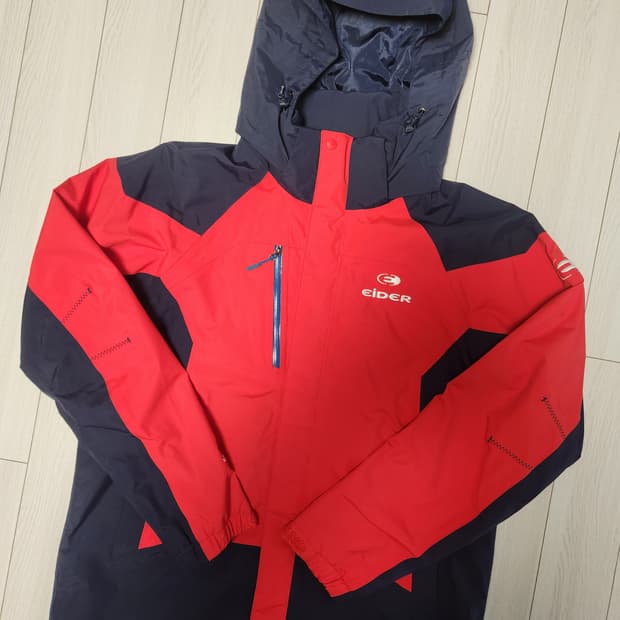 새상품급) 아이더 배색 디펜더 방수 등산 자켓 사이즈100 L

여러 중