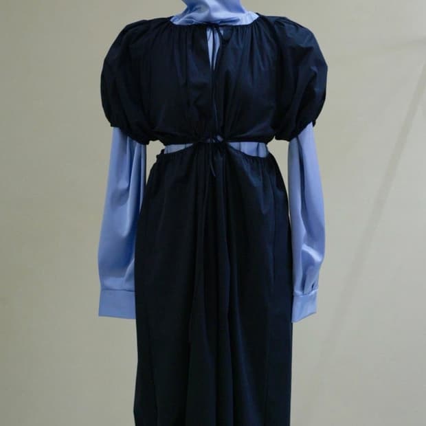 프레클 neuadult 노이어덜트 컷아웃 퍼프 셔링 딮 네이비 원피스