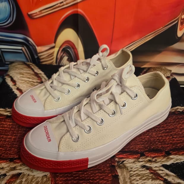 언더커버와 컨버스 콜라보레이션  척 70 옥스 로우 화이트 레드