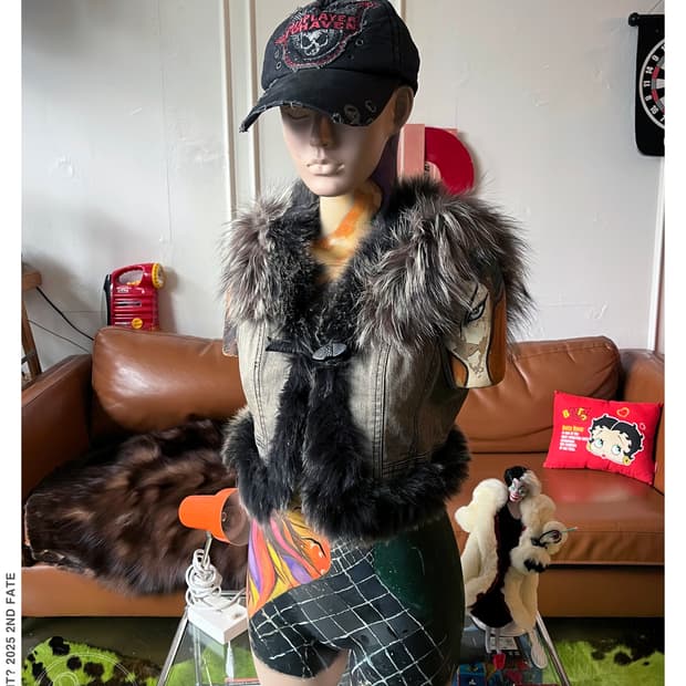 JPN Vintage Fox Fur Trim Gray Denim Vest