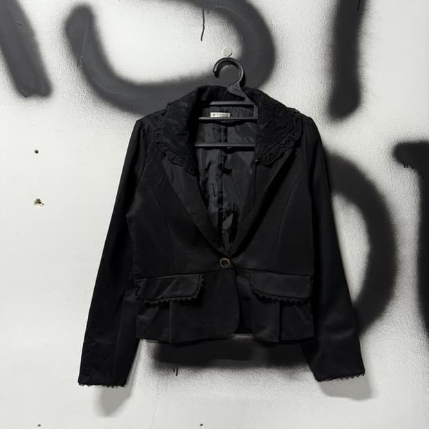 액시즈팜 고딕 러블리 원버튼 프릴 핀턱 백리본 자켓